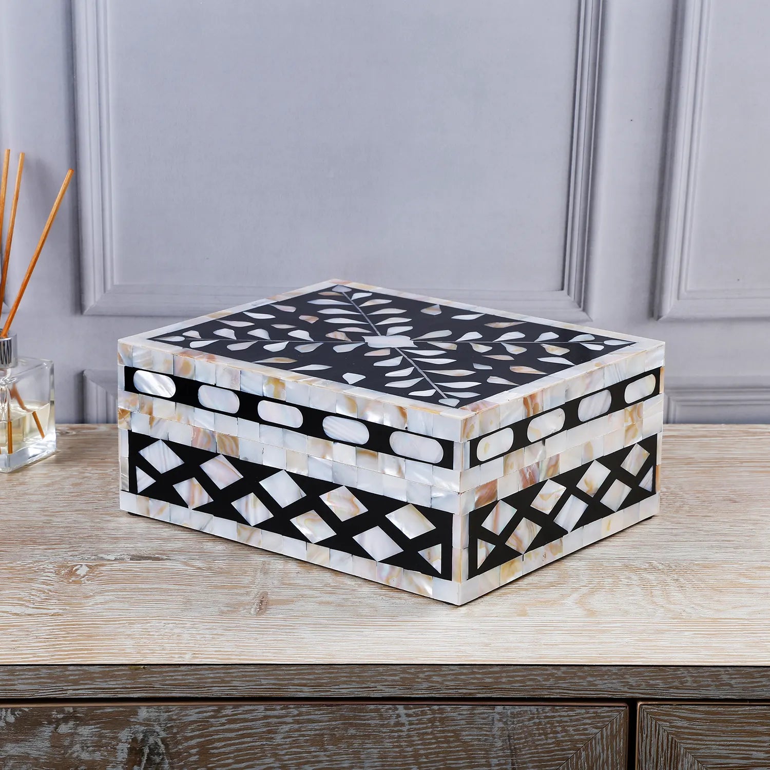 Alhambra Negra decorative storage box Mother of pearl & Resin in 4 Sizes