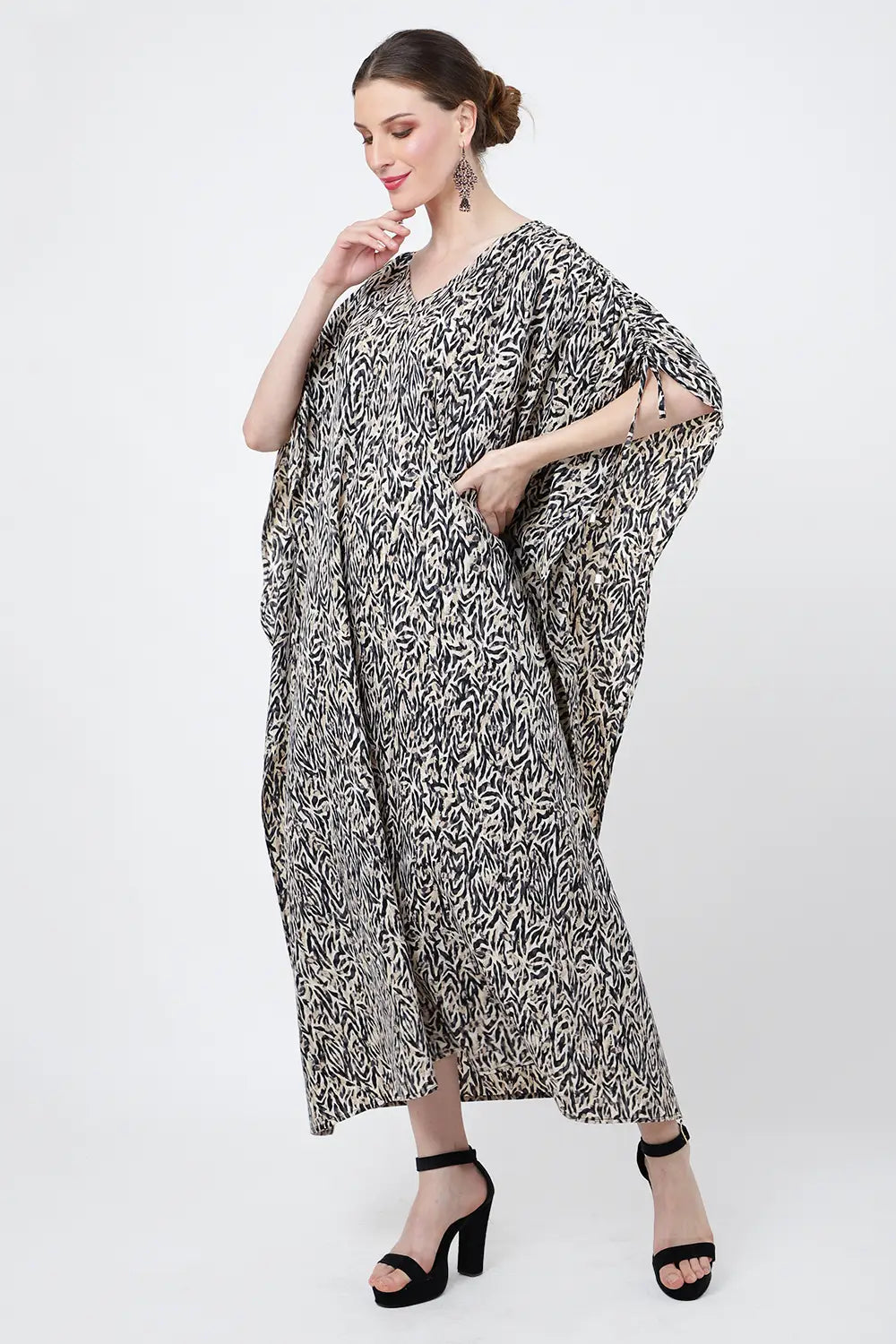 Abstract Poly Crepe Kaftan Dress with Pockets – Midi/Maxi Resort Style