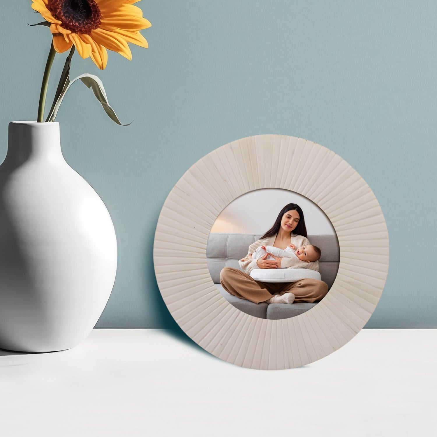 Halo Carve Round Bone Inlay Picture Frame - Ivory White, 4"