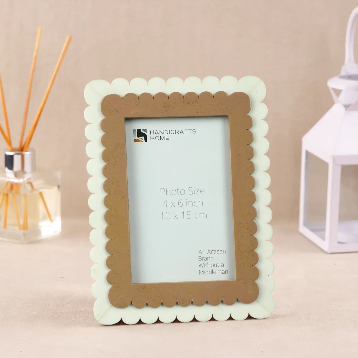 Picture Frame Petal Scallop Collection Bone Inlay Brown & White – 4x6 & 5x7"