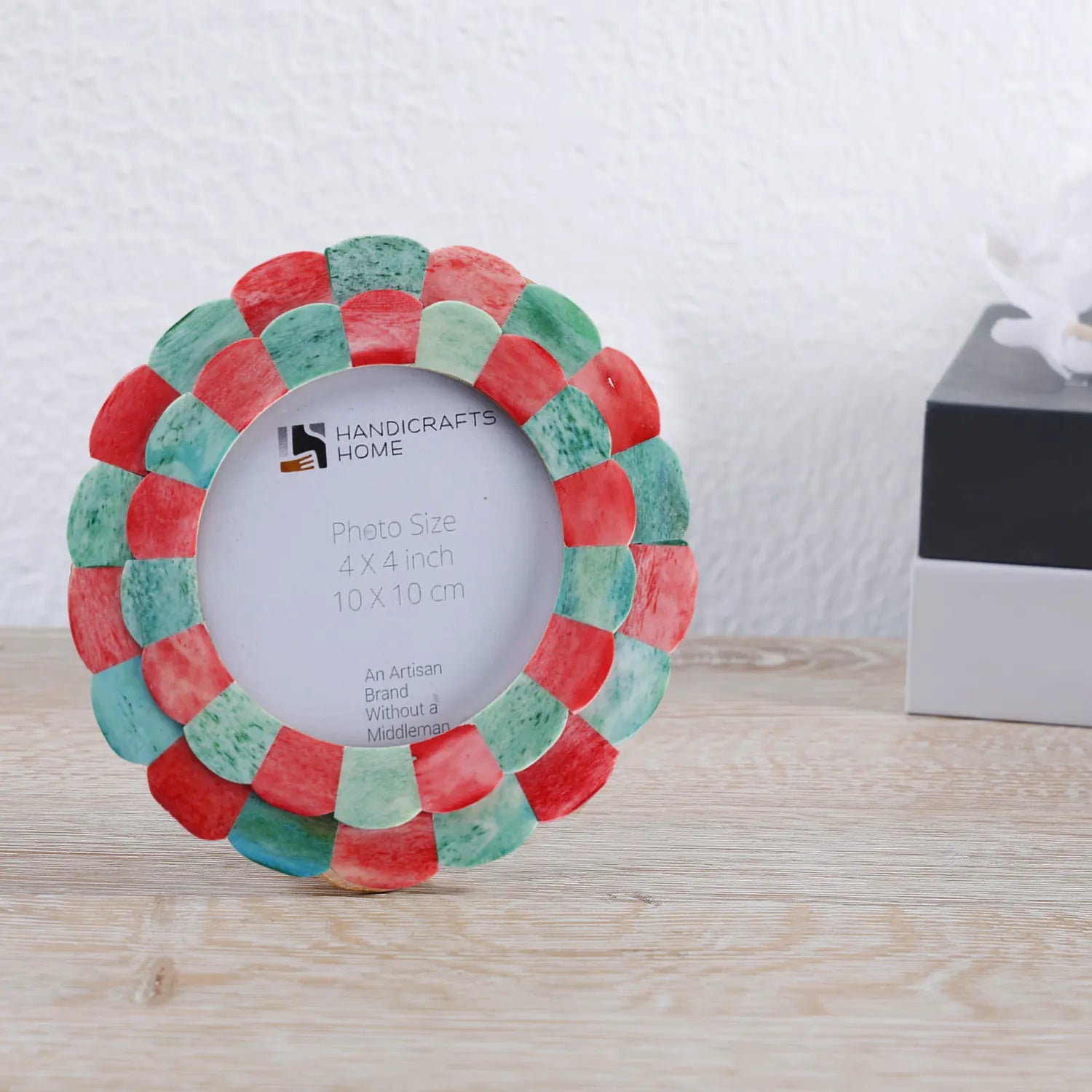 Baby Round Picture Frame Scalloped Collection Bone Inlay Green Red 4x4