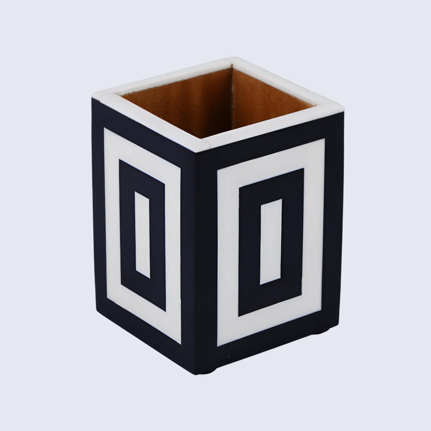 concentric-black-white-pen-holder-in-3x3x4