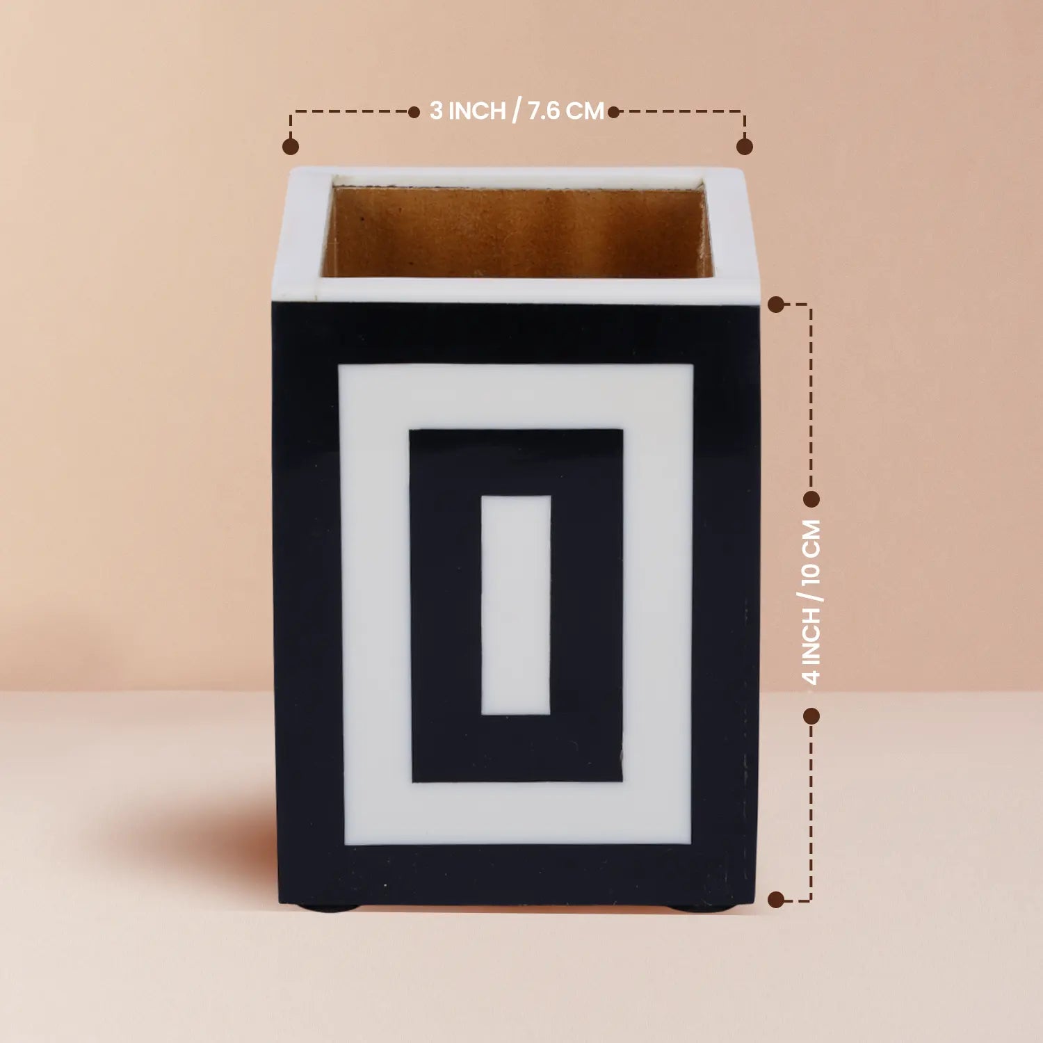 concentric-black-white-pen-holder-in-3x3x4